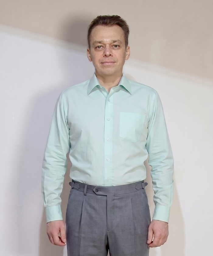 Светлая классическая рубашка